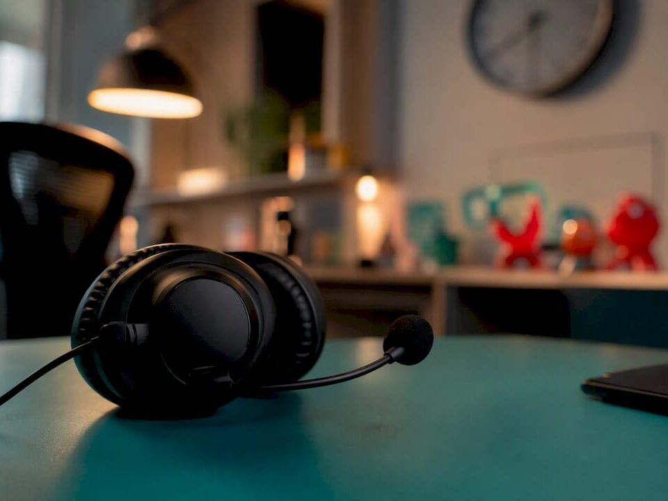 Gaming support headset on dark surface